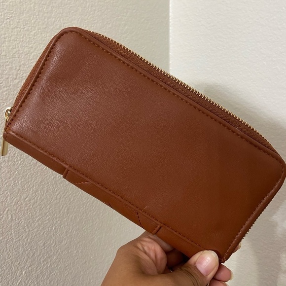 Brown wallet - Picture 2 of 7